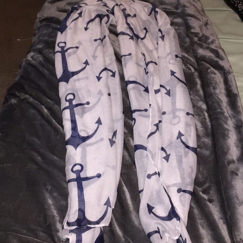 anochor scarf